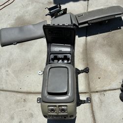 Gmc Yukon Denali Center Console Part