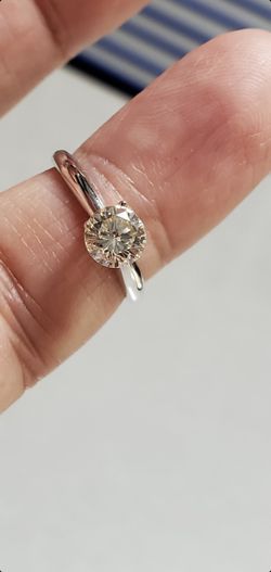 .96 Carat G VVS Round Diamond 14k Ring