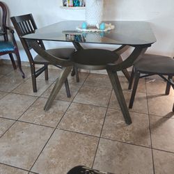 Mesa Con Dos Sillas