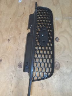 2005-2007 Ford Escape Grille Assembly Paintable