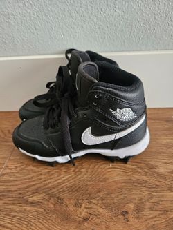 Nike Jordan 1 Mid Toddler 11C Baseball Or Football Cleats Black/White