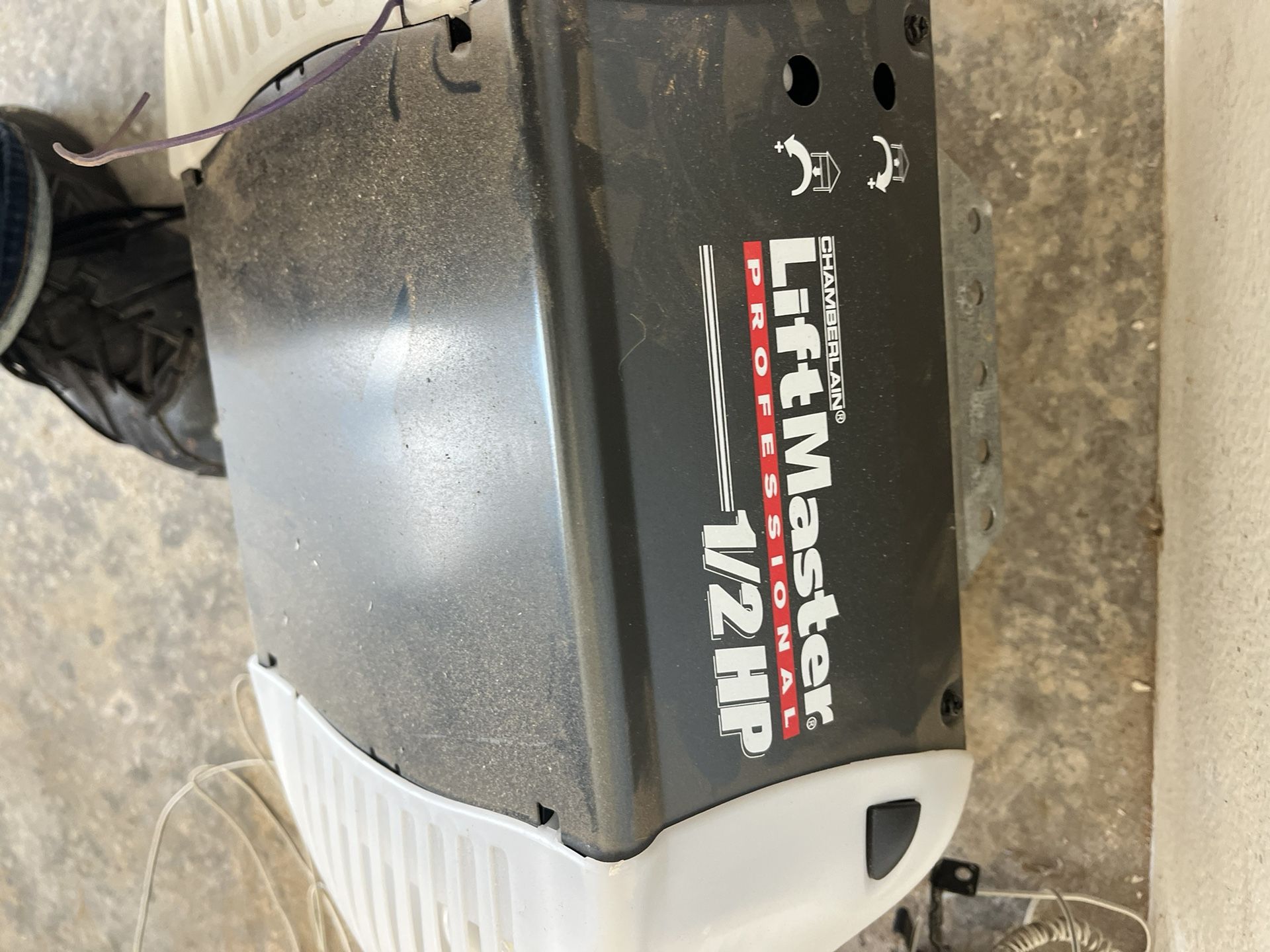 Garage Door Open With One Remove Screw Drive