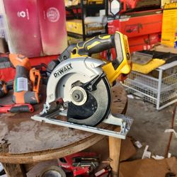 DEWALT
20V MAX Cordless Brushless 6-1/2 in. Circular Saw (Tool Only)
STORE PRICE 199$