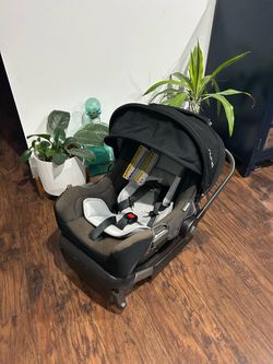 NUNA car seat