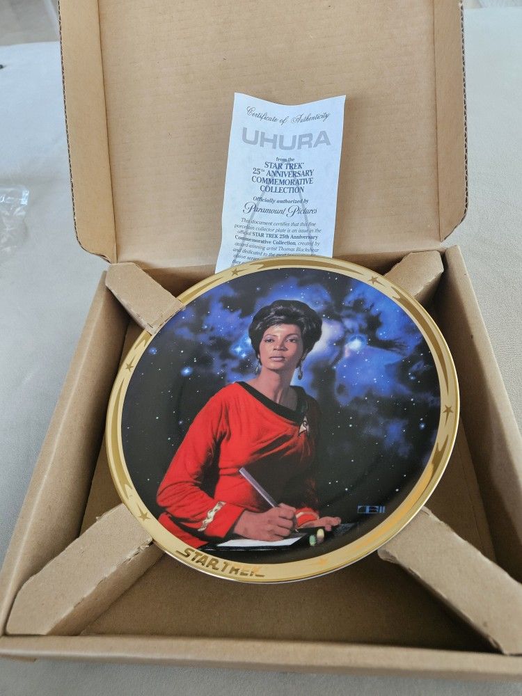 Uhura Star Trek 25th Anniversary Commemorative Collection 8 1/2" Inch Plate