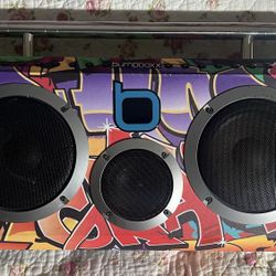 Bumpboxx Flare6 bluetooth boombox NYC graffiti design 