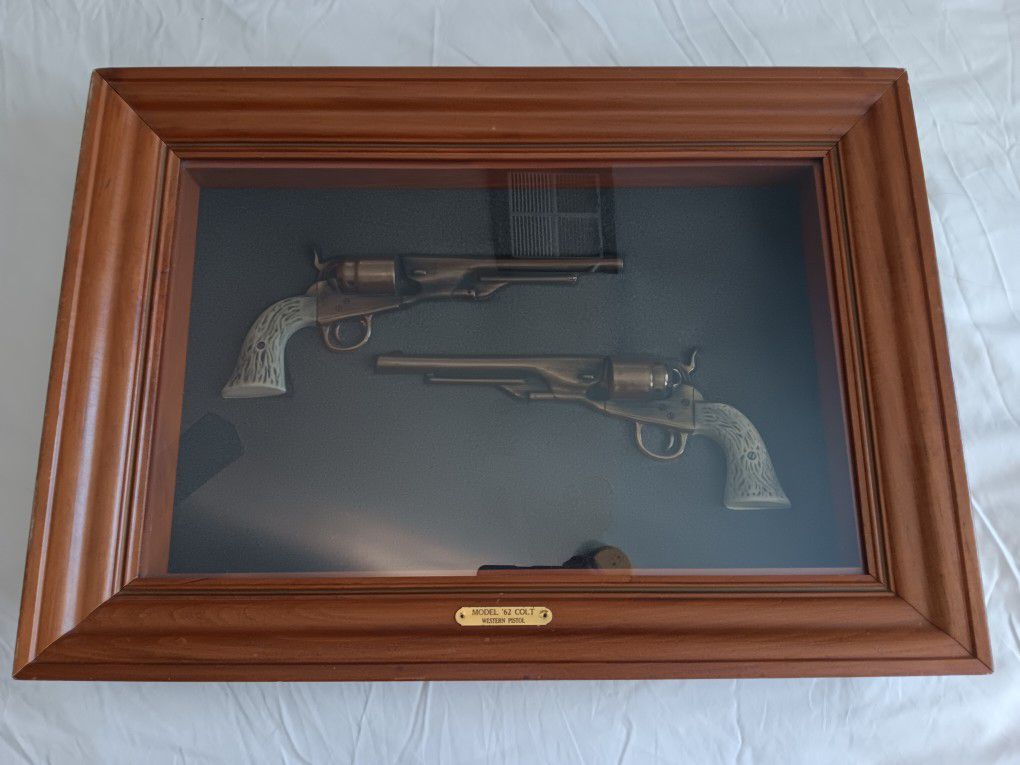 Turner Wall Accessories (Colt Pistols) Wall Decor
