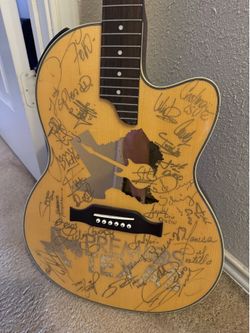 Signed Epiphone SST Studio 2011 - Univision Premios Texas Awards 2011