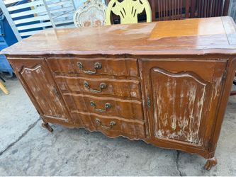 FREE Wooden cabinet with drawers