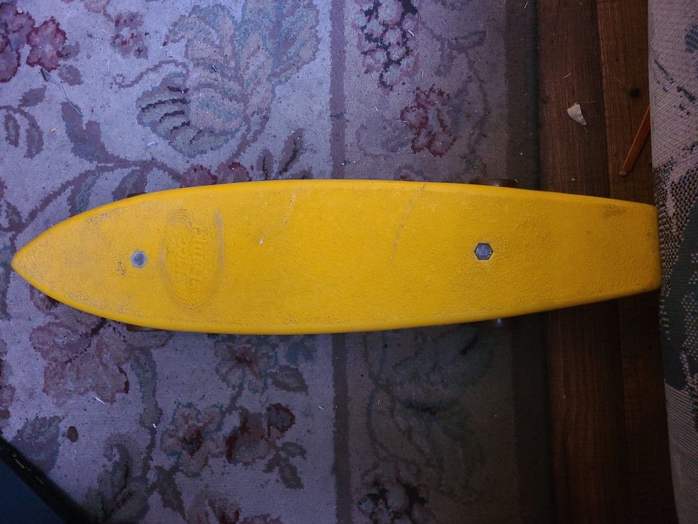 Free Former Vintage Skateboard With Original ALS  Trucks And Wheels