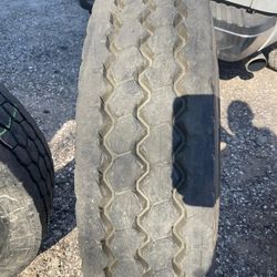 1)11R22.5 continental like new $250 no instalation only pick up