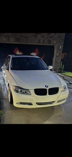 BMW White Exterior, Leather Interior 