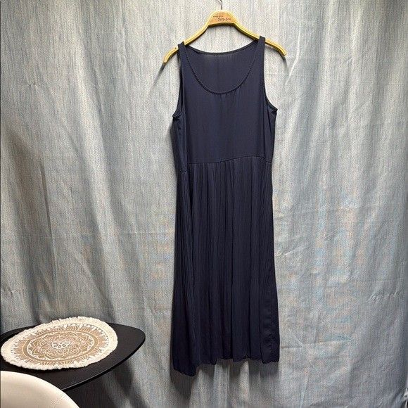 Elegant Navy Blue Sleeveless Dress size medium