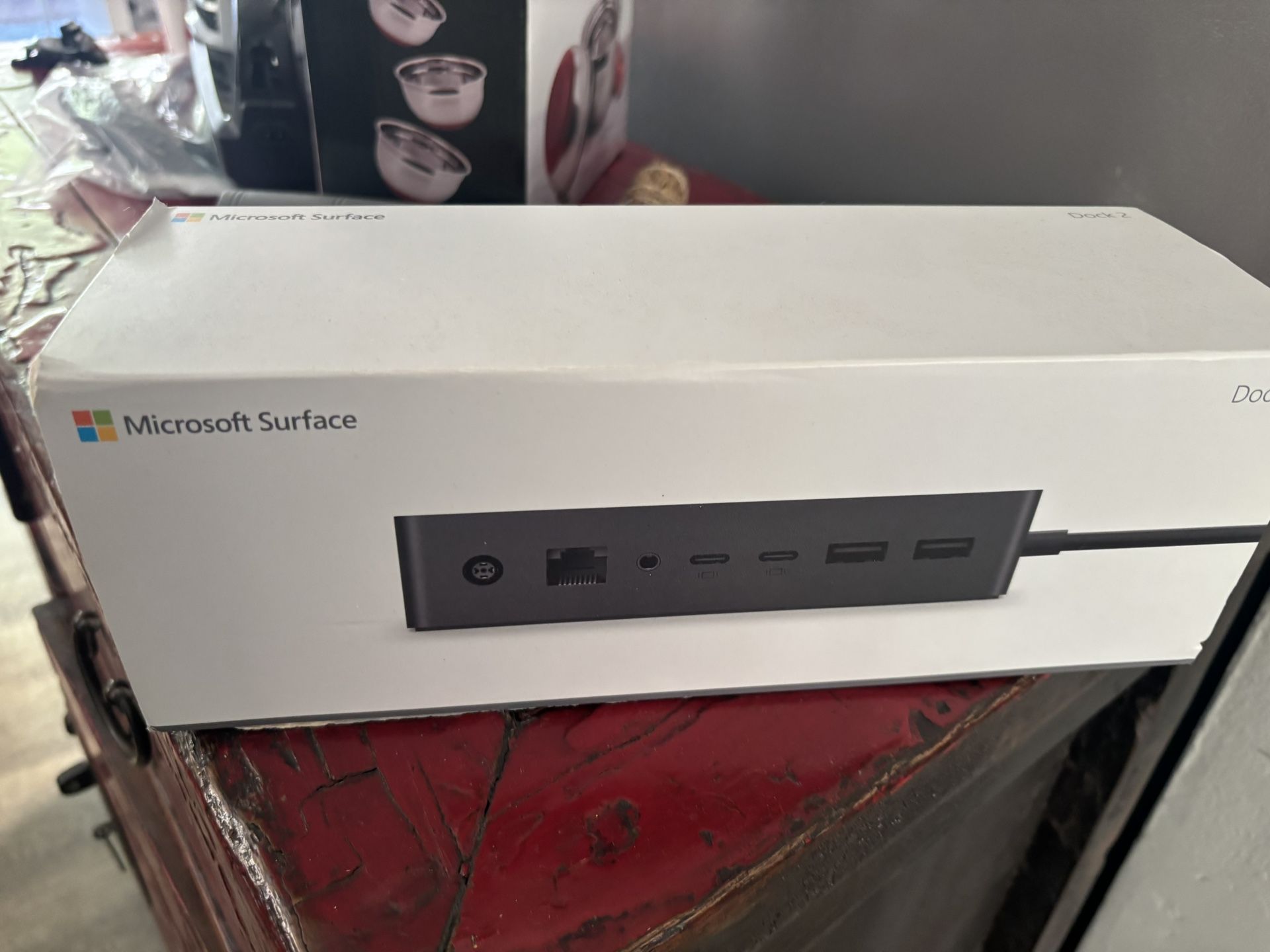 Microsoft surface dock 2