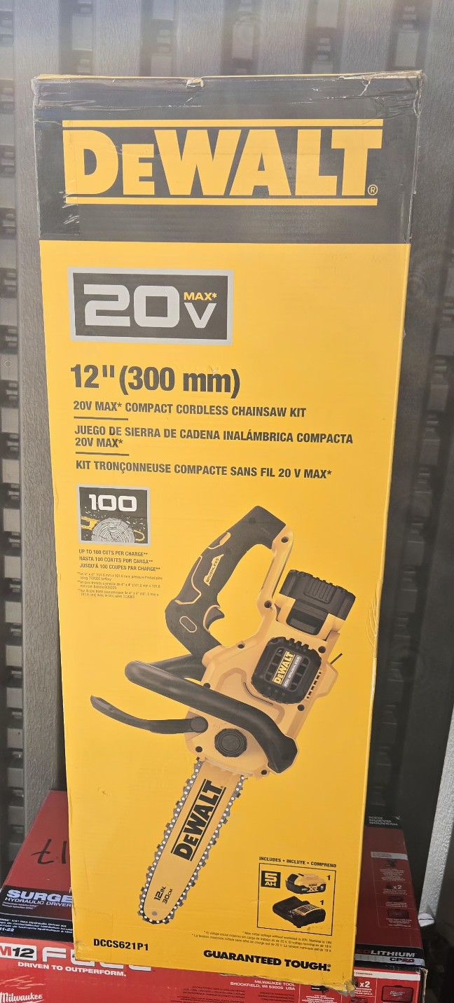 DEWALT
20V MAX 12in. Cordless Battery Powered Chainsaw Kit with (1) 5 Ah Battery and Charger