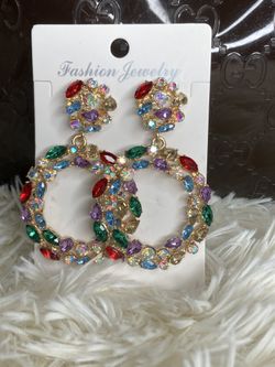 Round diamond Luxury earrings