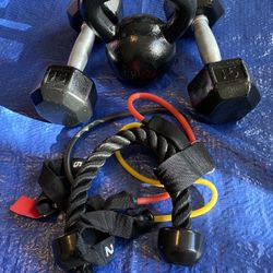 DUMBELLS 2 15lbs/KETTLE 20 lbs 
