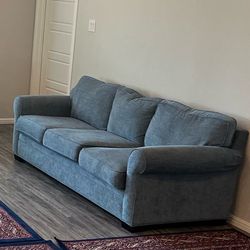Sofa Chambray In a Good Condition