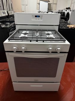Whirlpool 4-burner gas stove in perfect working condition. Delivery and installation available with a 3-month warranty.
