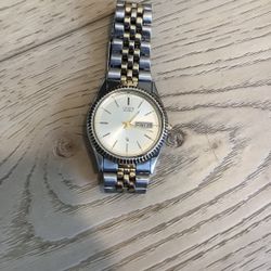 Citizen Quartz Watch Antique And Vintage And The Numbers Glows In The Dark