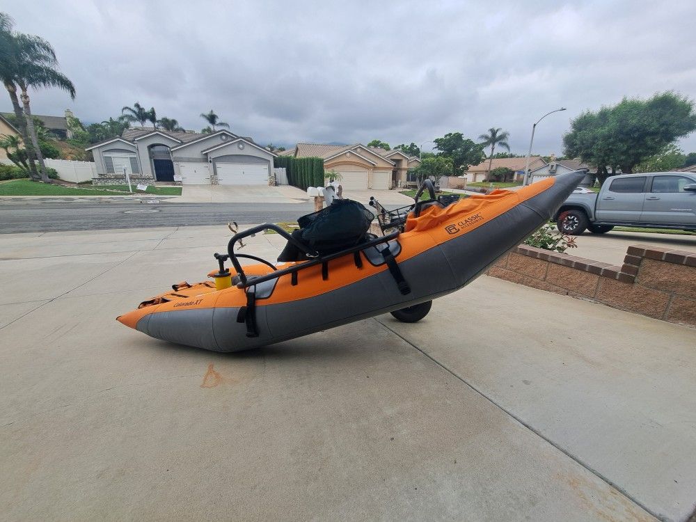 COLORADO XT PONTOON BOAT