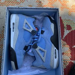 Air Jordan 4s UNC