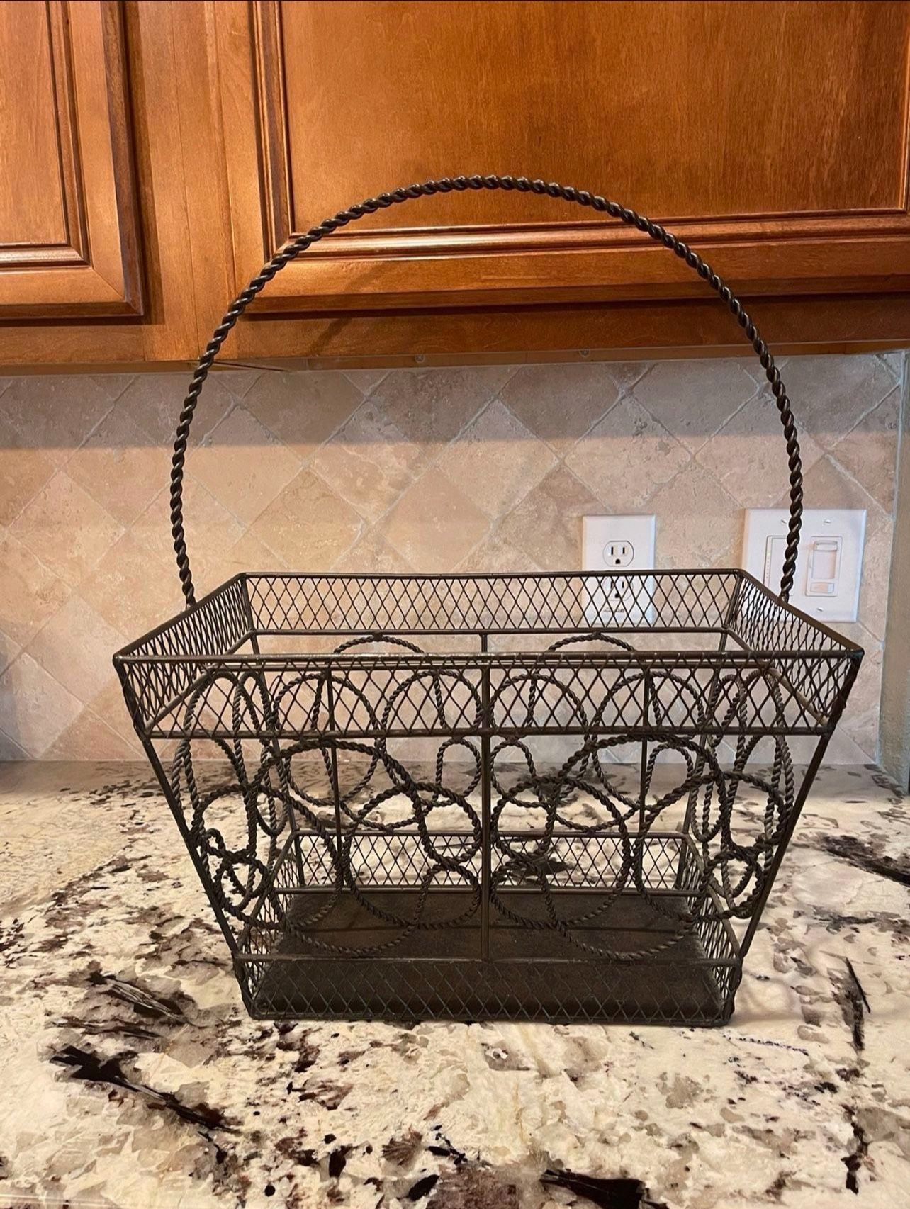 🌹Pretty Decorative Wrought Iron Magazine Rack with Handle. Multiple uses. Please Read Description Below For More Details.