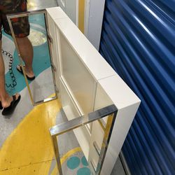 Modani White Coffe Table 