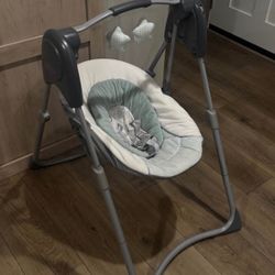 Graco Slim Spaces Compact Swing 