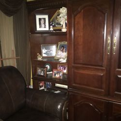 Entertainment center