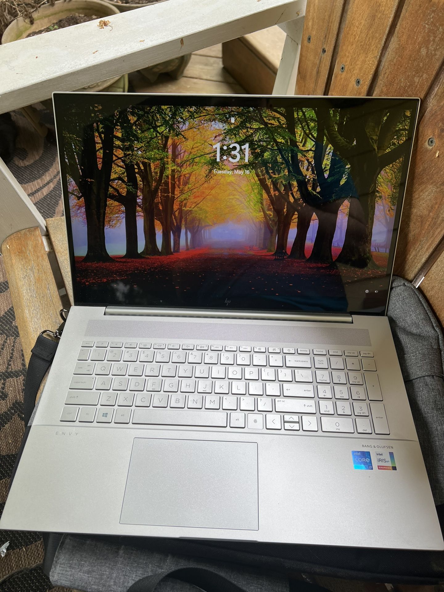 HP Envy 17.3  i7 12GB 512 GB SSD