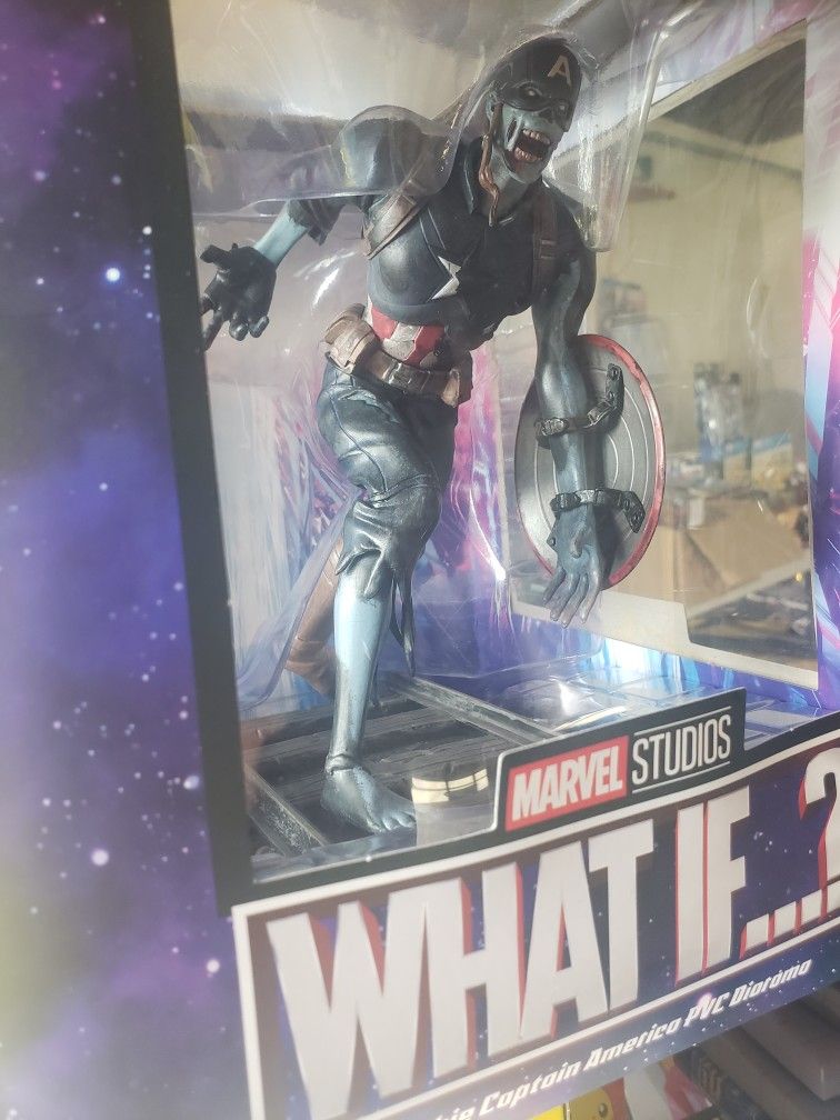 Captain America statue *New