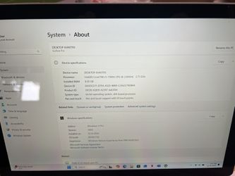 Microsoft Surface Pro 5 core I5 7300U 2.6ghz 8GB RAM 256gb SSD