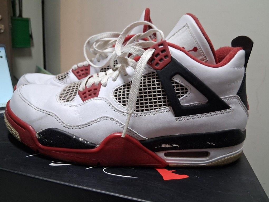 Nike Air Jordan Retro 4