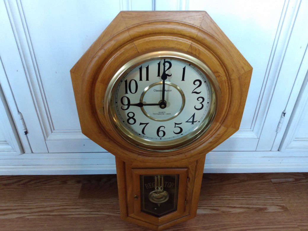 Vintage Classic Manor Oak Schoolhouse Regulator Pendulum Clock
