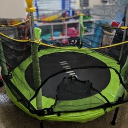 55" Trampoline 