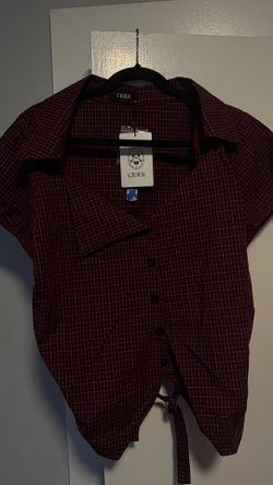 Cider plaid collard buttoned down burgundy blouse