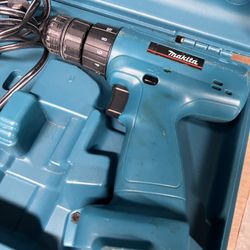 Makita 6227d Drill And ML120 Light