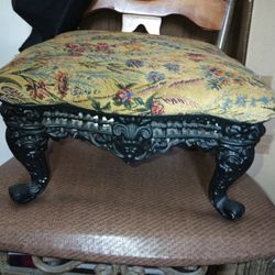 Cracker Barrel Vintage Cast Iron Foot Stool