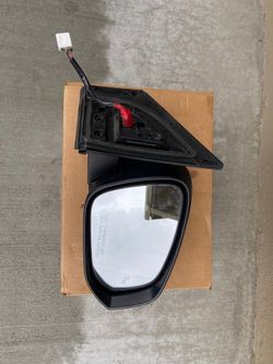 13-15 Toyota Rav4 right side mirror grey with blind spot monitor, turn signal and defrost