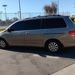 2010 Honda. Odyssey  Título Salvaje
