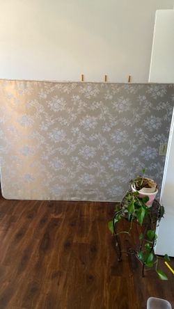 Free full size boxspring