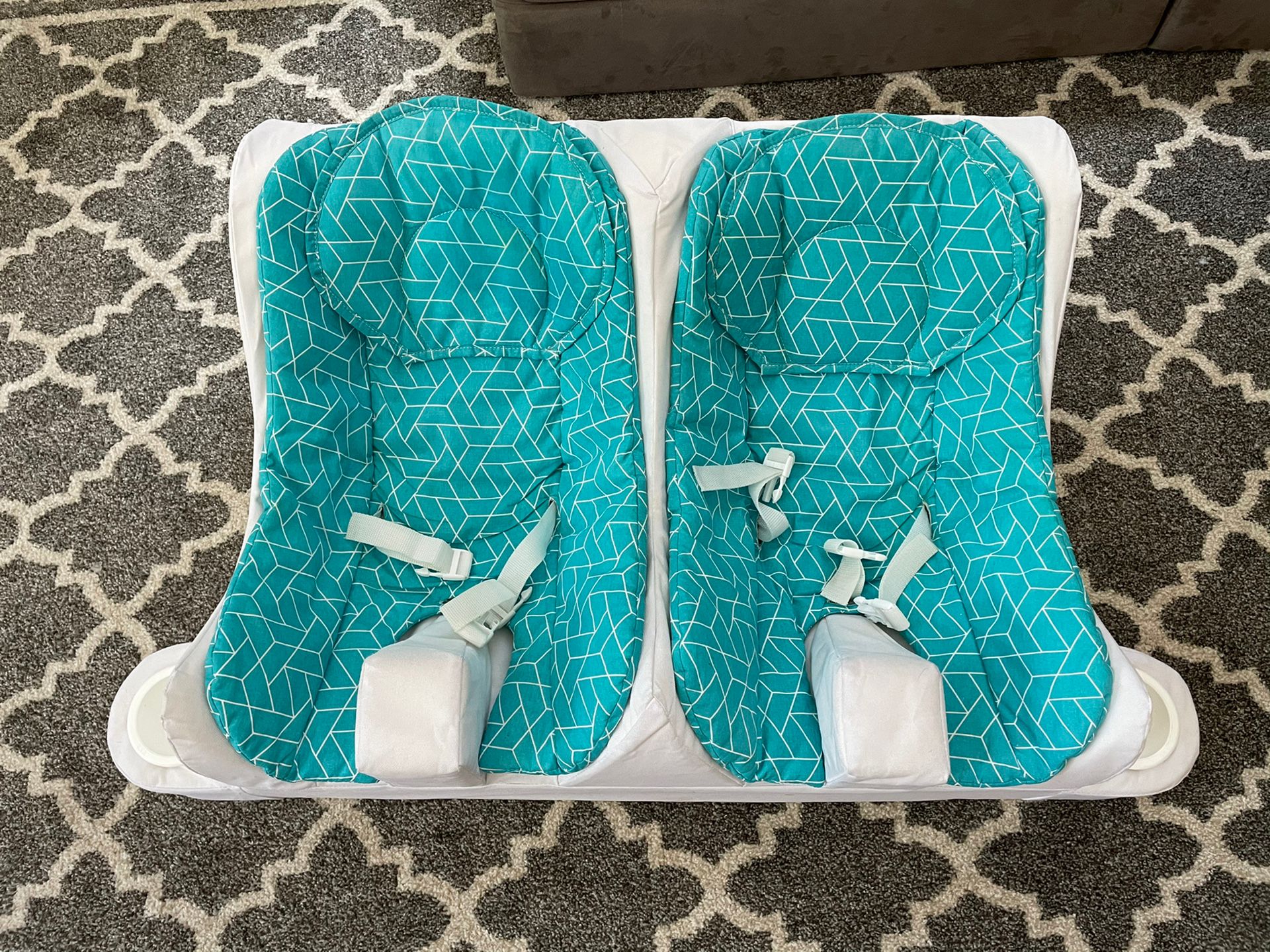 Table For Two Twin Feeding System