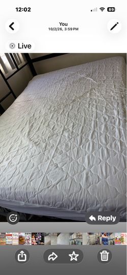 Fool bed, mattress and two complete comforters