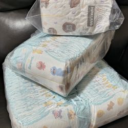 New Diapers Size 1 , 148ct (Pampers 126ct+ 22ct Kirkland Signature) 