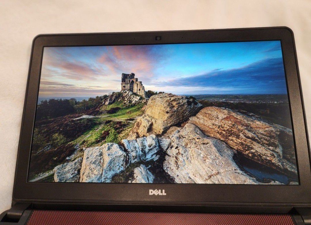 Dell Inspiron 15 7559 - 6th Generation Intel Quad Core i7 - 15" Screen
