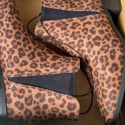 Leopard boots Brand New 6 1/2