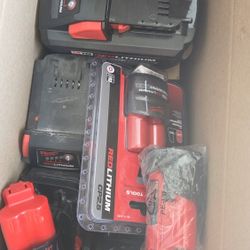 Milwaukee Battery M12 And M18