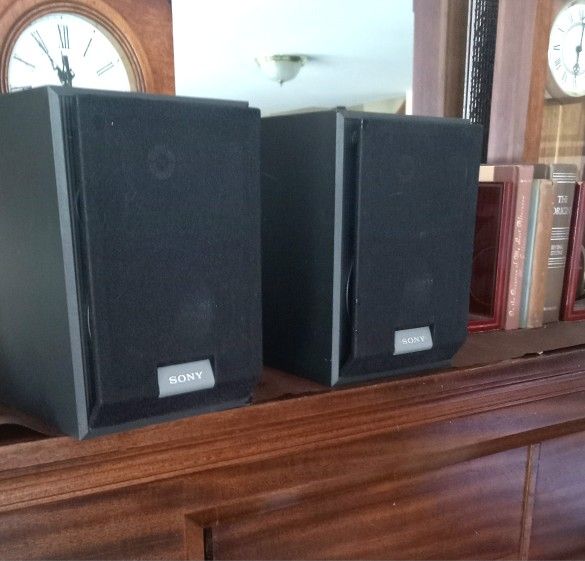 Sony Bookshelf Speaker