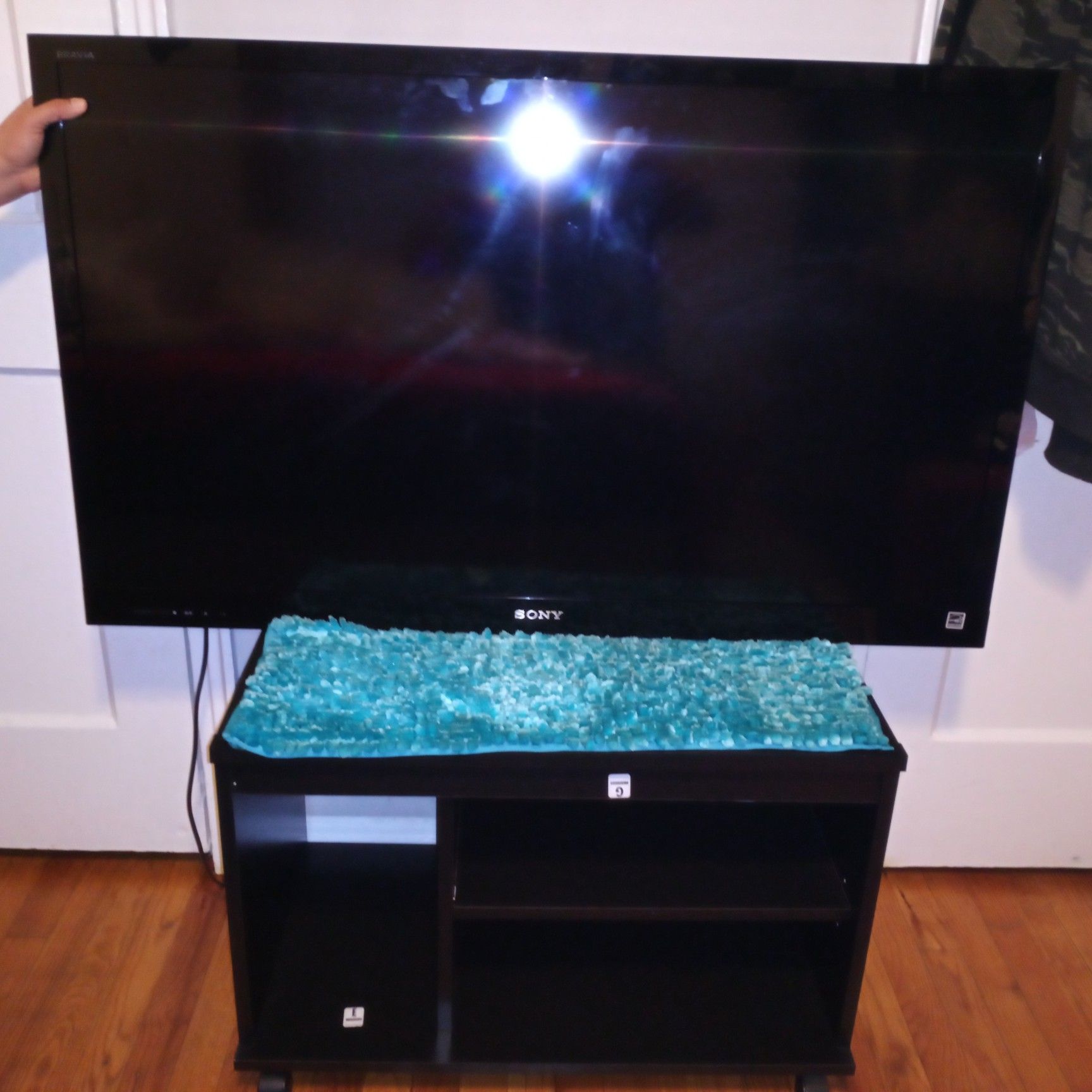 television de 50" pulgadas con stand